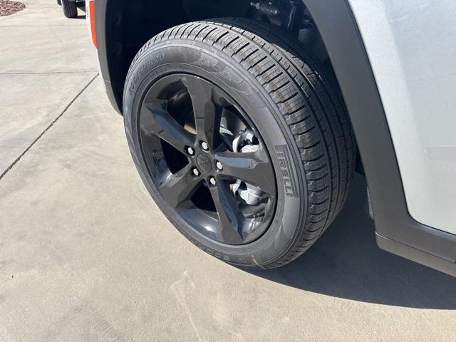 new 2025 Jeep Grand Cherokee car, priced at $44,599
