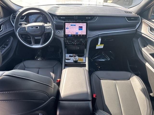 new 2025 Jeep Grand Cherokee car, priced at $44,599