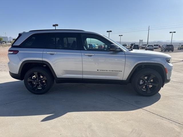 new 2025 Jeep Grand Cherokee car, priced at $44,599