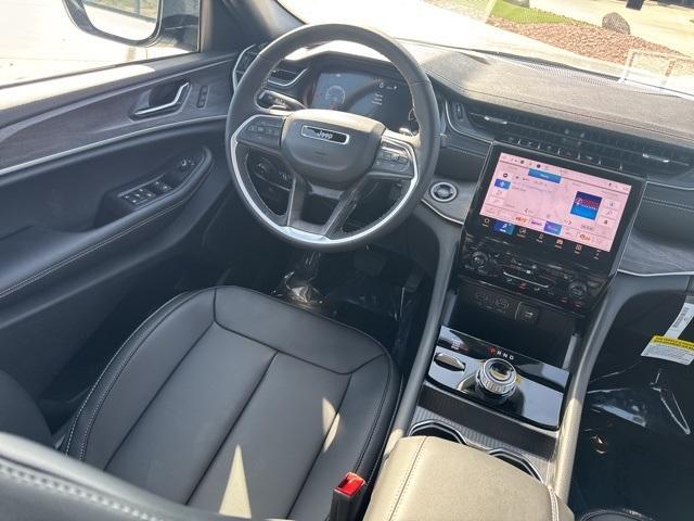 new 2025 Jeep Grand Cherokee car, priced at $44,599