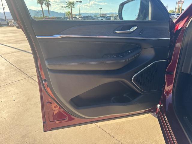 new 2025 Jeep Grand Cherokee car, priced at $54,499