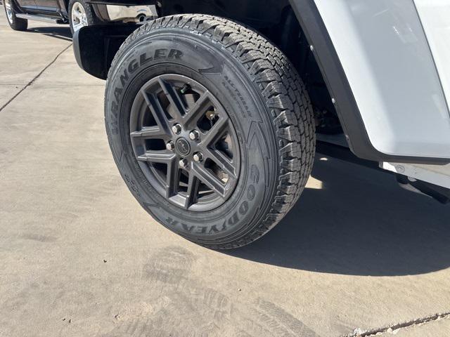 used 2024 Jeep Gladiator car, priced at $34,728