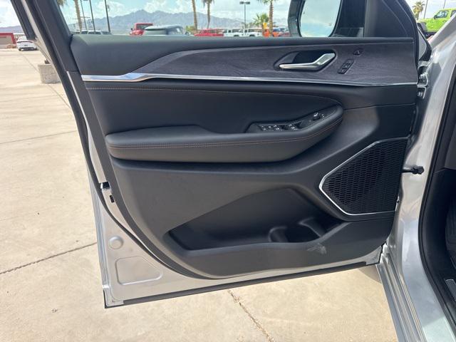 new 2025 Jeep Grand Cherokee car, priced at $56,799