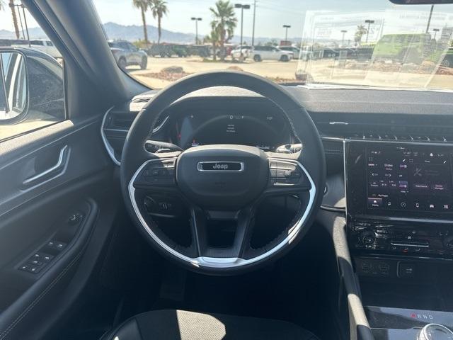 new 2025 Jeep Grand Cherokee car, priced at $39,299