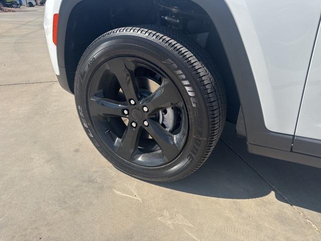 new 2025 Jeep Grand Cherokee car, priced at $39,299
