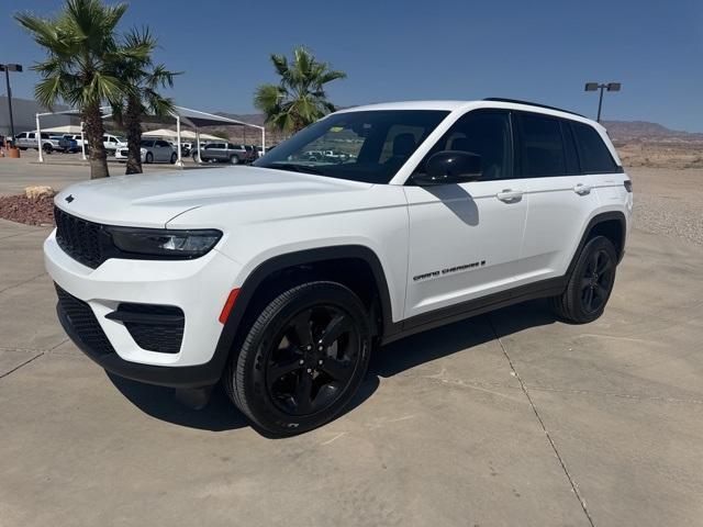 new 2025 Jeep Grand Cherokee car, priced at $39,299
