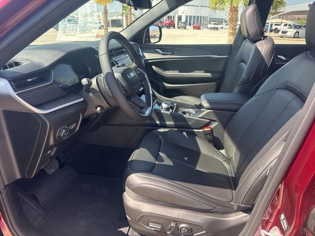 new 2025 Jeep Grand Cherokee car, priced at $45,799