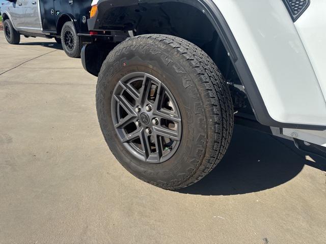 used 2024 Jeep Gladiator car, priced at $34,917