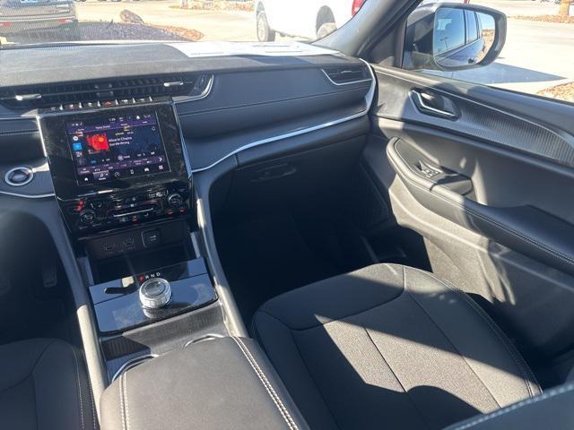 new 2025 Jeep Grand Cherokee car, priced at $37,699