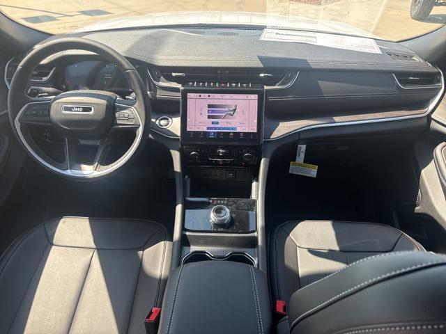 new 2025 Jeep Grand Cherokee car, priced at $41,799