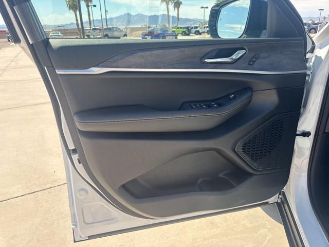 new 2025 Jeep Grand Cherokee car, priced at $41,799