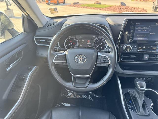 used 2022 Toyota Highlander car, priced at $32,574