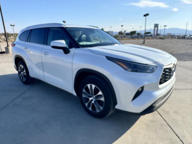 used 2022 Toyota Highlander car, priced at $32,574