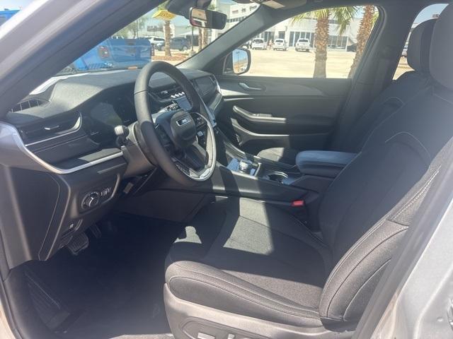 new 2025 Jeep Grand Cherokee car, priced at $36,999