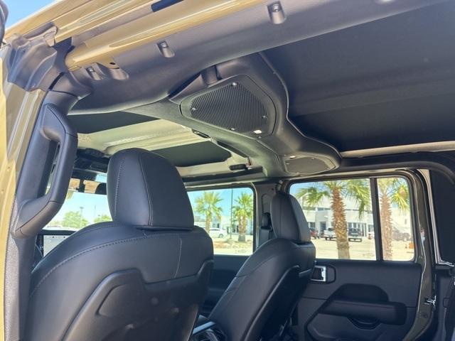 new 2025 Jeep Gladiator car, priced at $55,499