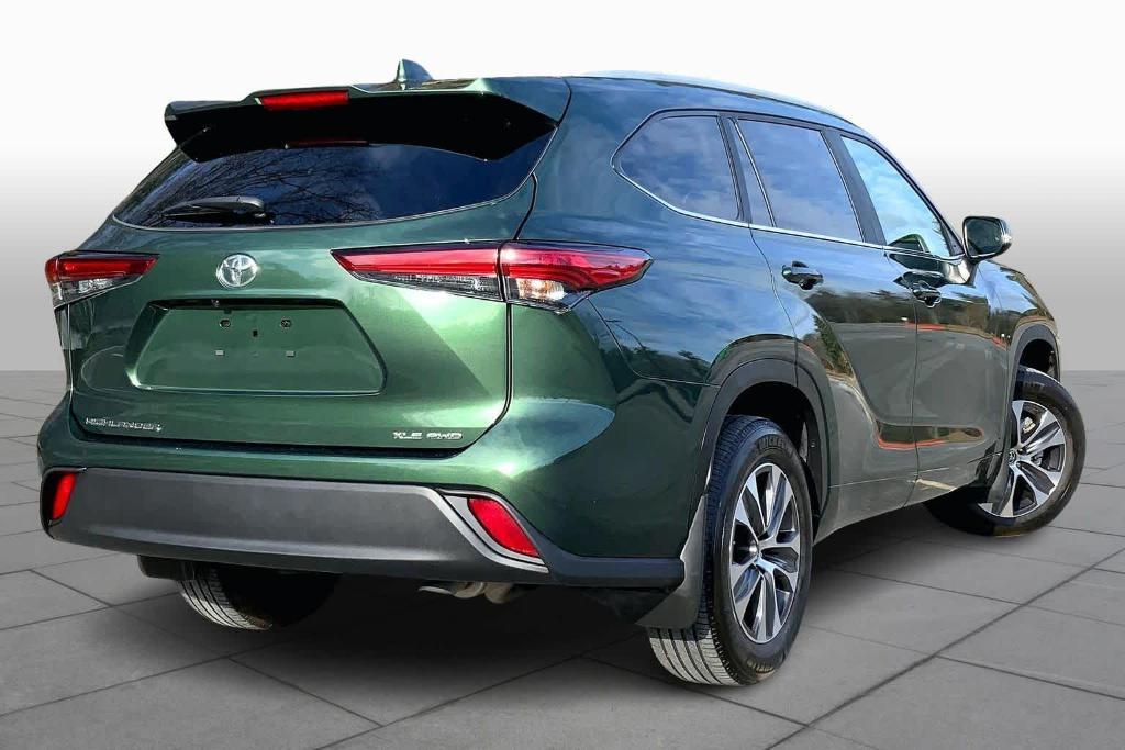 used 2023 Toyota Highlander car, priced at $39,000
