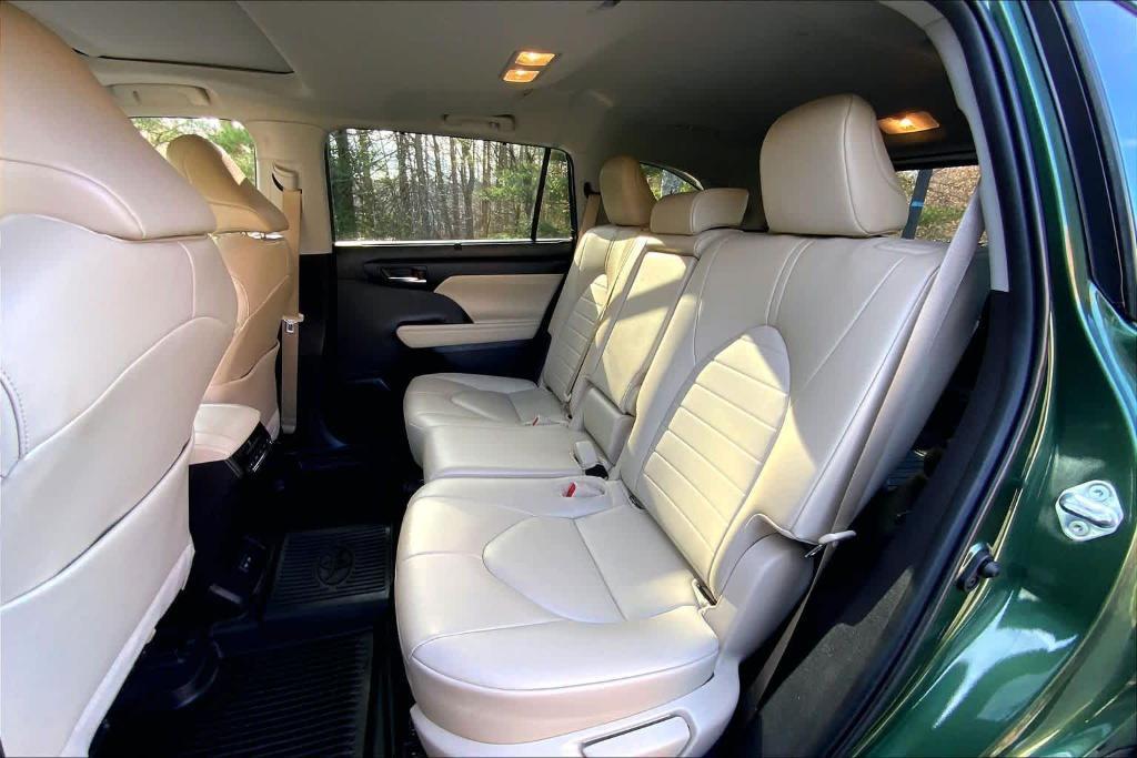 used 2023 Toyota Highlander car, priced at $39,000