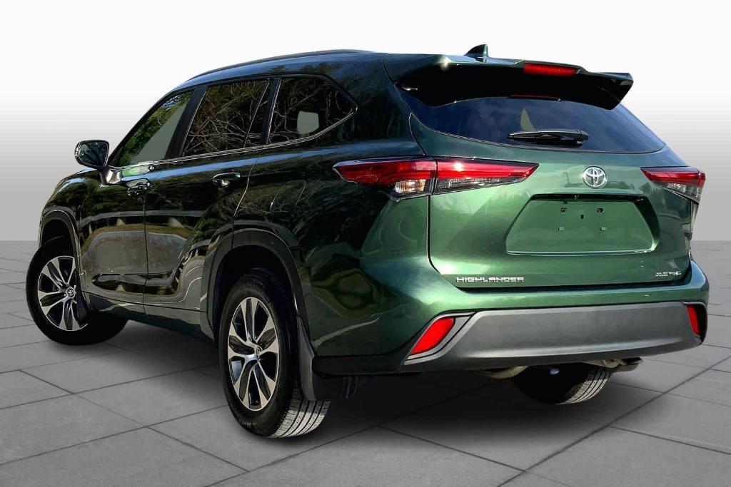 used 2023 Toyota Highlander car, priced at $39,000