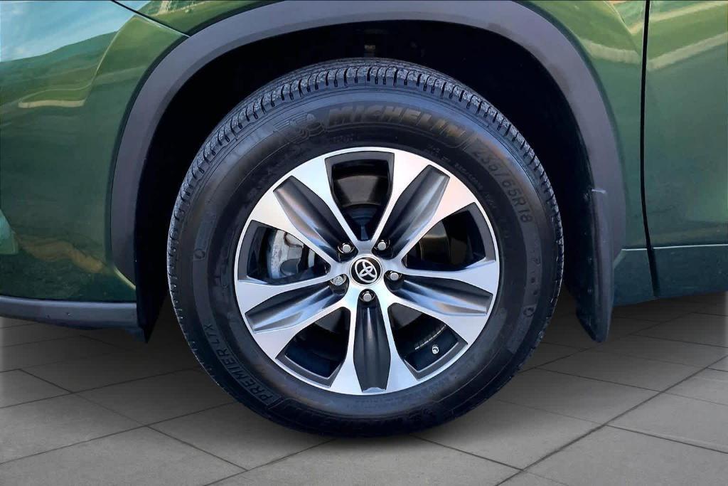 used 2023 Toyota Highlander car, priced at $39,000