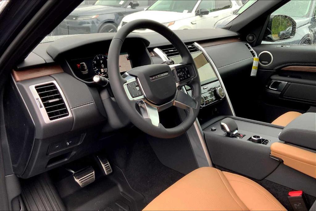 new 2025 Land Rover Discovery car, priced at $75,085