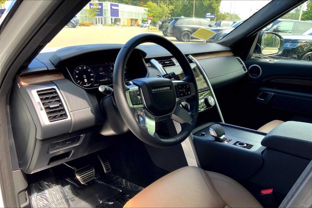 used 2025 Land Rover Discovery car, priced at $65,500