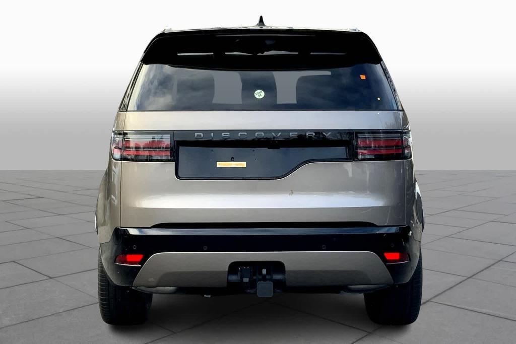 new 2025 Land Rover Discovery car, priced at $79,535