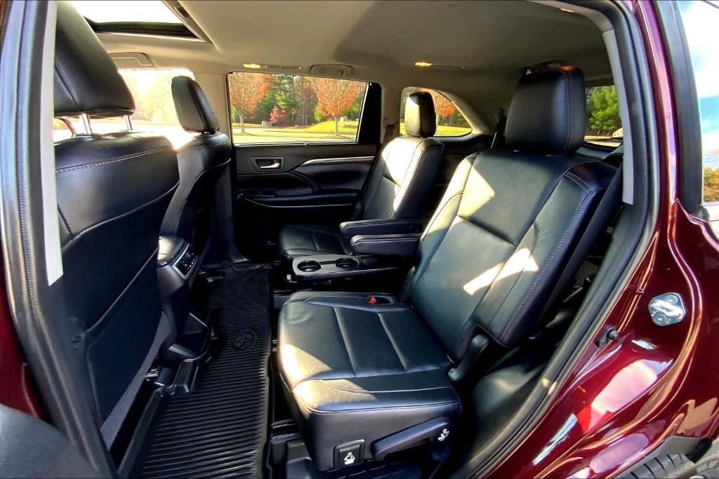 used 2019 Toyota Highlander car, priced at $33,000