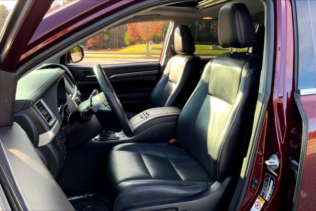used 2019 Toyota Highlander car, priced at $33,000
