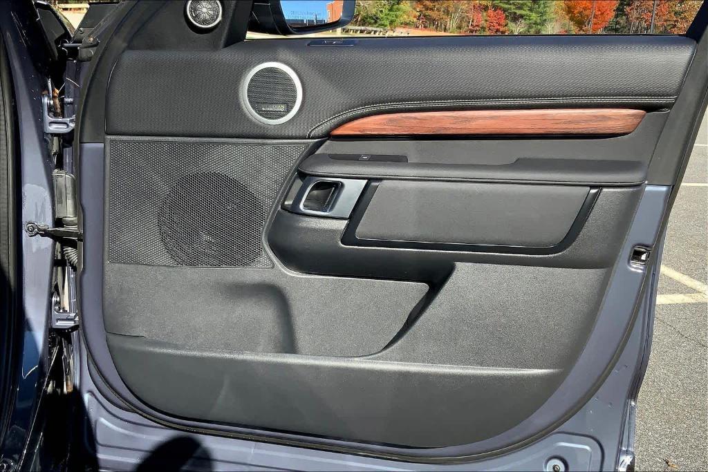 used 2025 Land Rover Discovery car, priced at $62,000