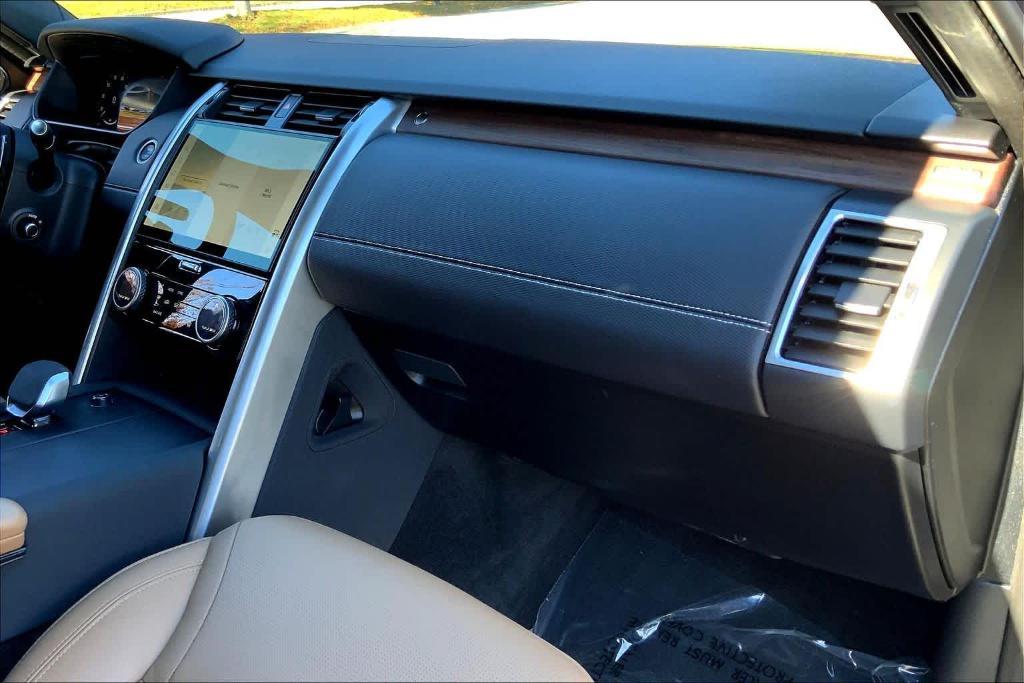 used 2025 Land Rover Discovery car, priced at $62,000