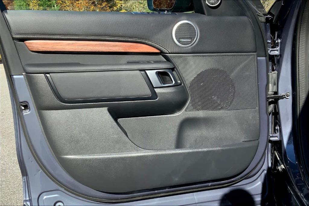 used 2025 Land Rover Discovery car, priced at $62,000