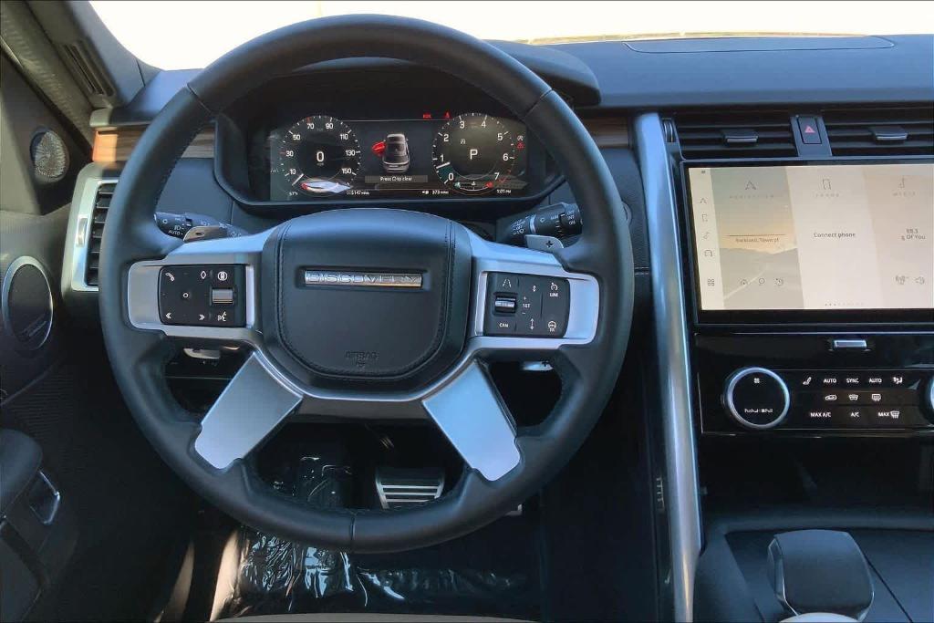 used 2025 Land Rover Discovery car, priced at $62,000