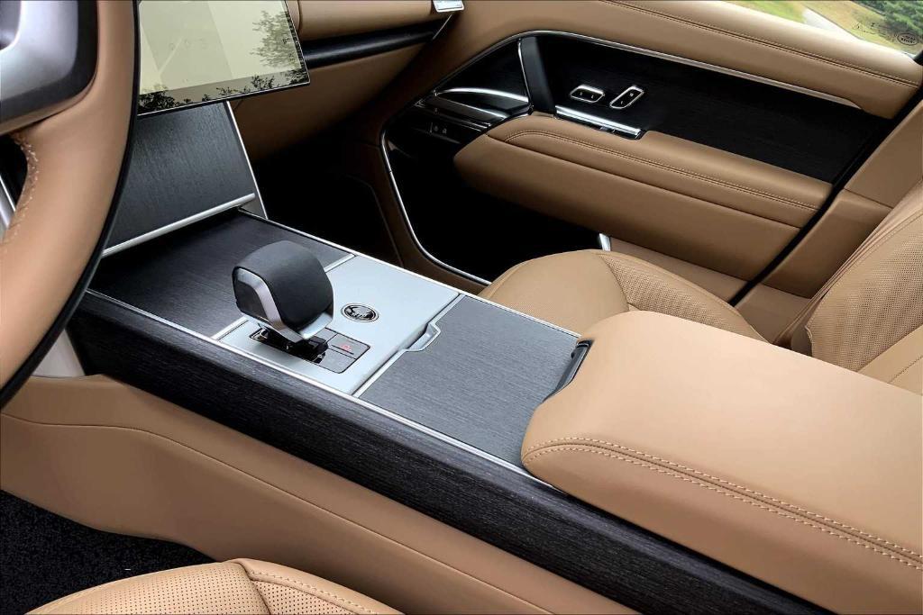 new 2025 Land Rover Range Rover car, priced at $134,475