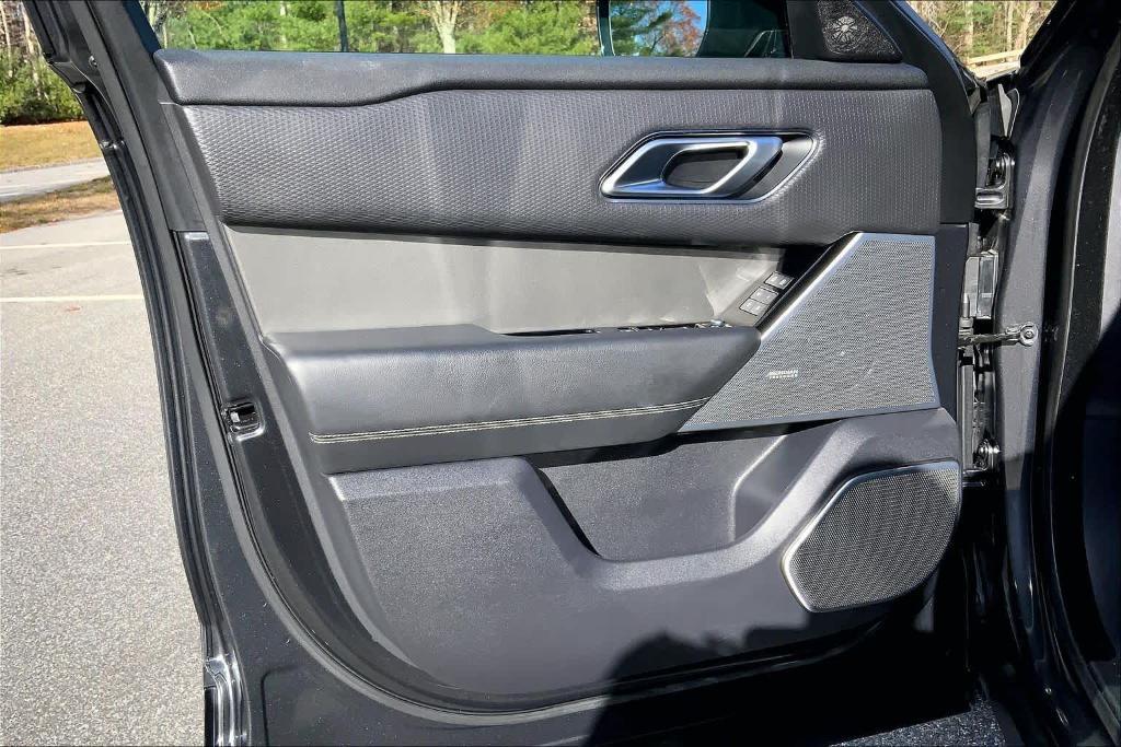 used 2021 Land Rover Range Rover Velar car, priced at $28,000