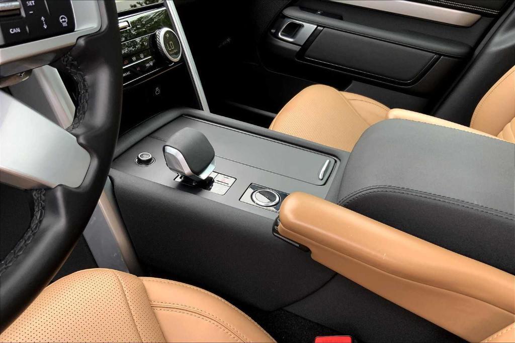 used 2024 Land Rover Discovery car, priced at $56,000
