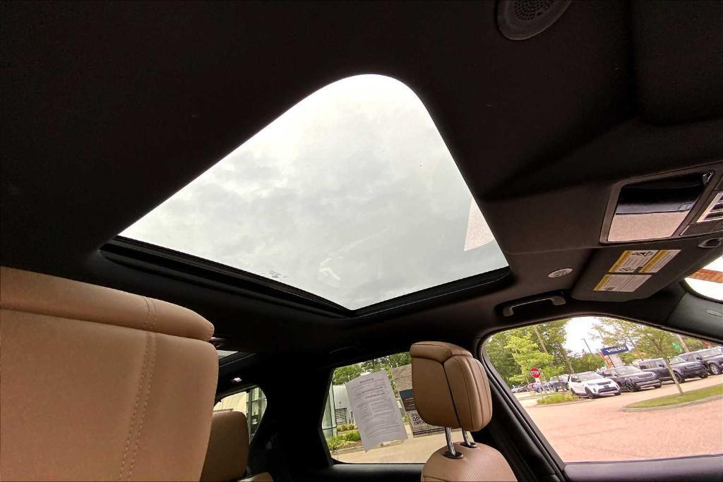 used 2024 Land Rover Discovery car, priced at $56,000
