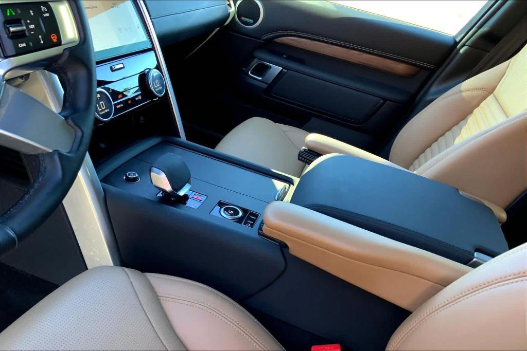 used 2025 Land Rover Discovery car, priced at $60,000