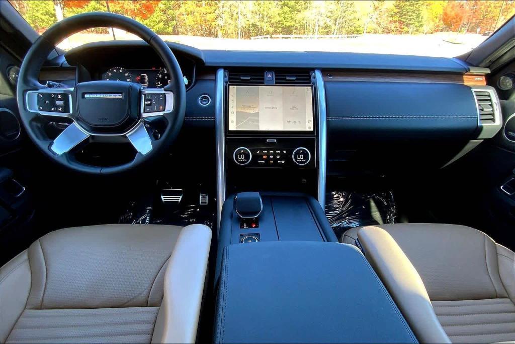 used 2025 Land Rover Discovery car, priced at $60,000