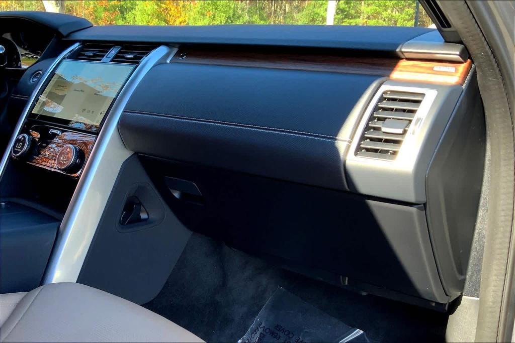 used 2025 Land Rover Discovery car, priced at $60,000