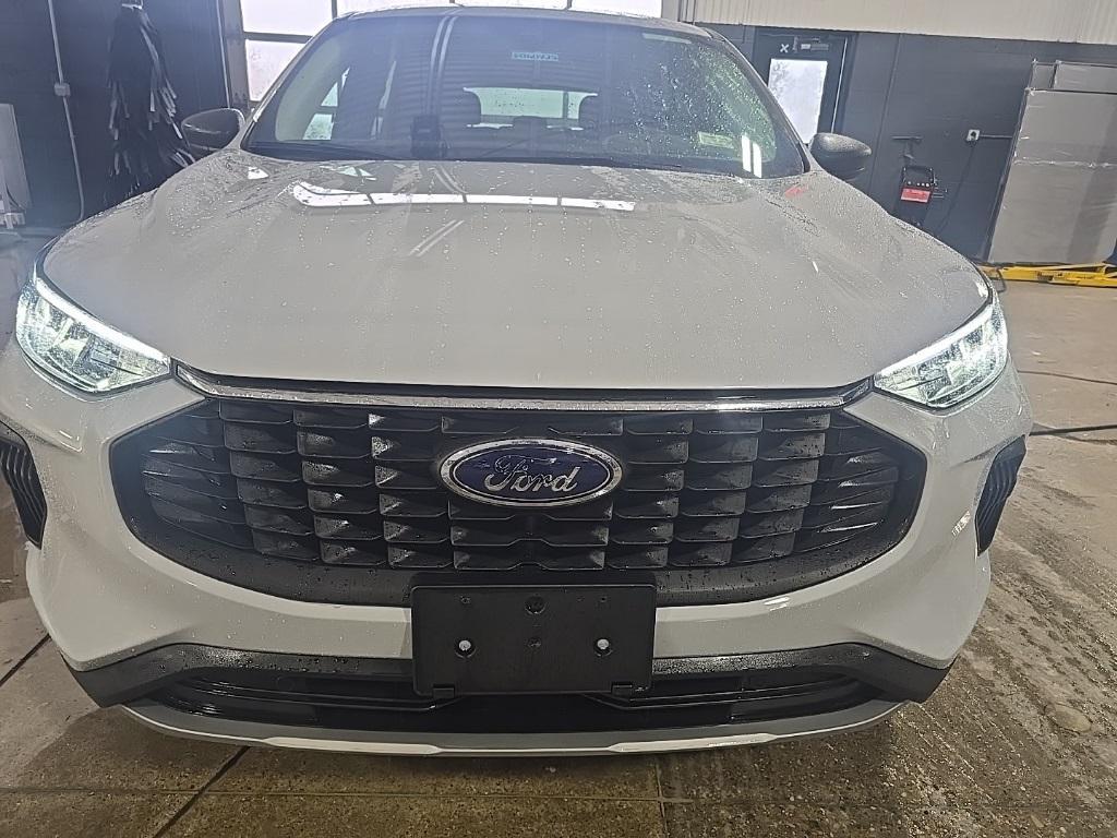 used 2025 Ford Escape car, priced at $25,195