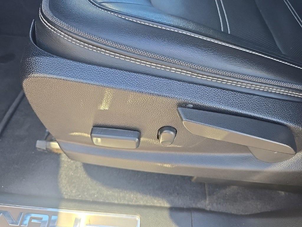 used 2020 GMC Canyon car, priced at $29,975