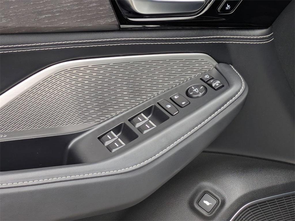 used 2023 Acura MDX car, priced at $37,895