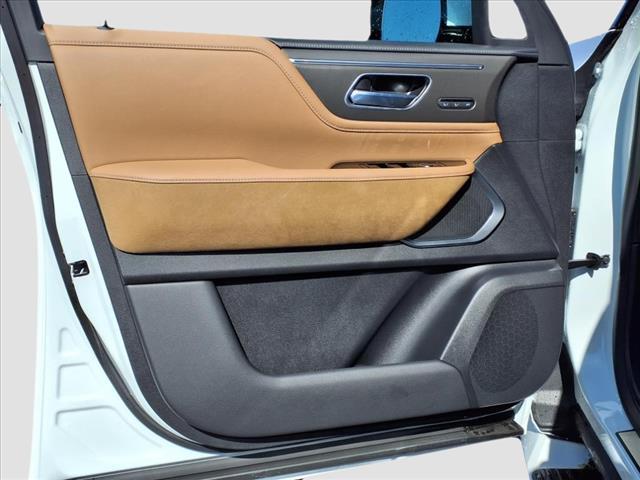 new 2025 INFINITI QX80 car, priced at $96,100