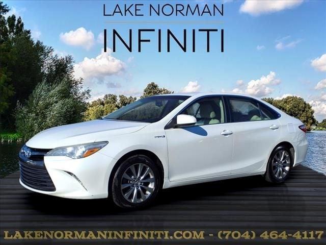 used 2015 Toyota Camry Hybrid car, priced at $13,500