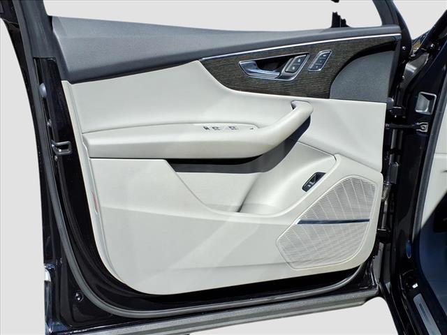 used 2021 Audi Q7 car, priced at $26,900