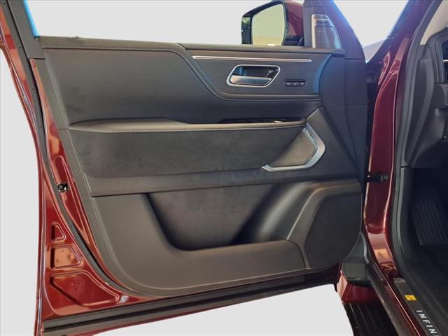 new 2025 INFINITI QX80 car, priced at $106,305
