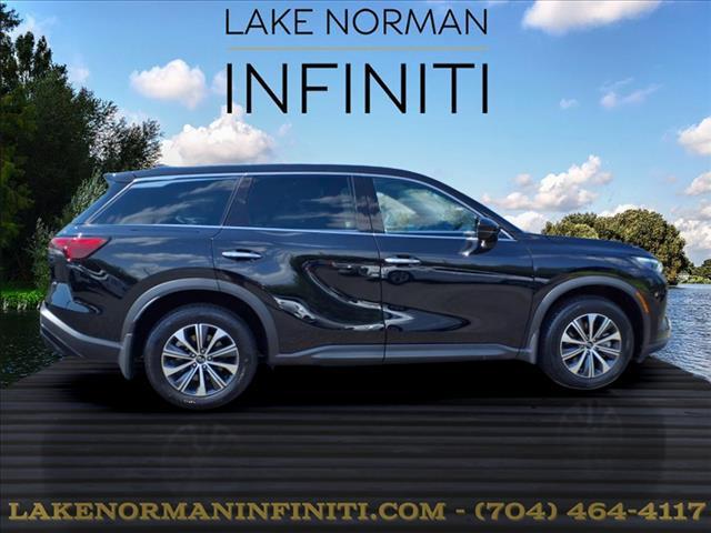 used 2025 INFINITI QX60 car, priced at $38,900