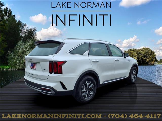 used 2022 Kia Sorento Hybrid car, priced at $28,500