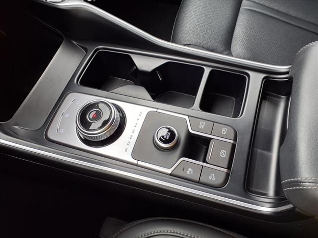 used 2022 Kia Sorento Hybrid car, priced at $28,500
