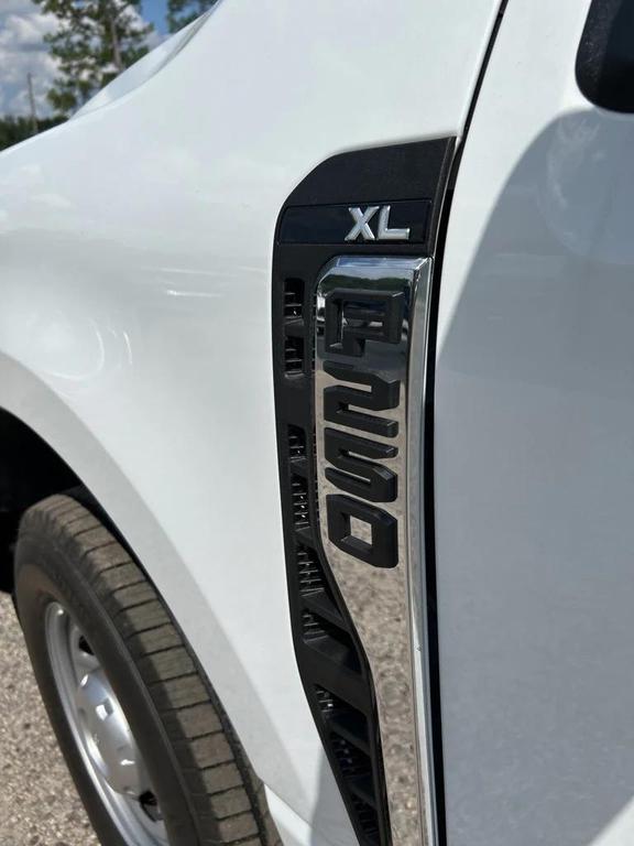 new 2025 Ford F-250 car, priced at $45,535